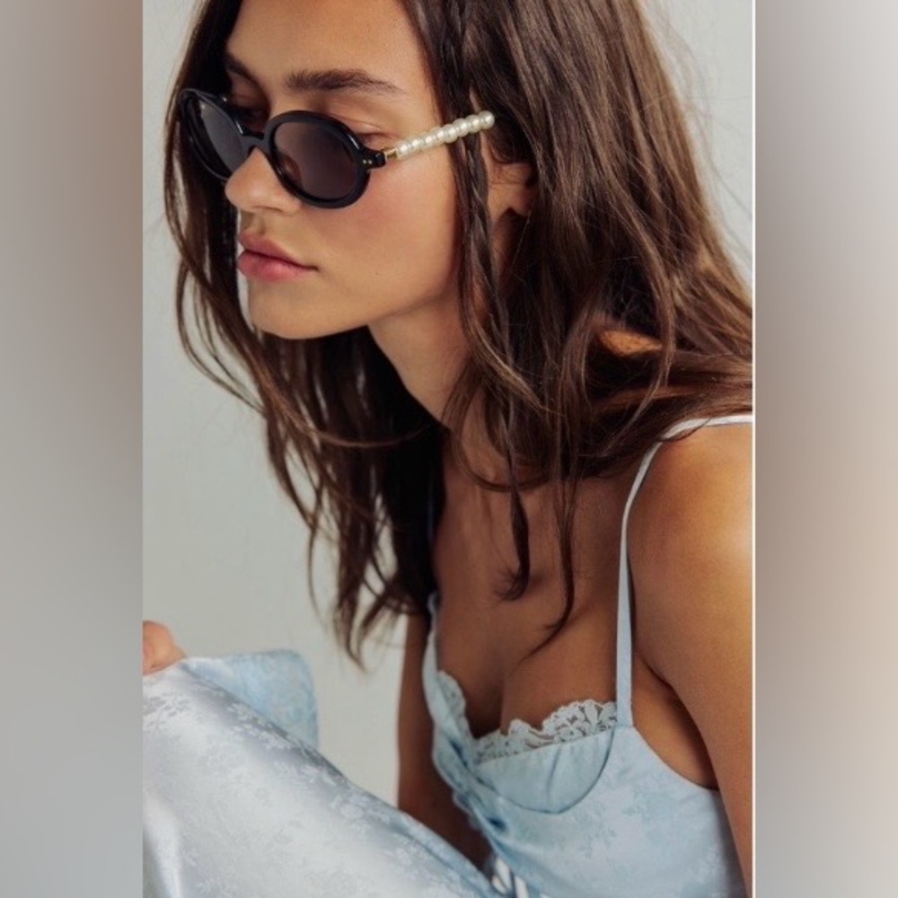 ▪️NWT Lele Sadoughi Austin Pearly Sunglasses